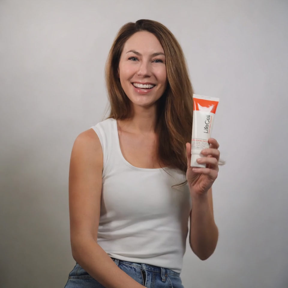 LifeCell truly makes fine lines and wrinkles virtually disappear within 17 seconds of the first application. All the ingredients used are totally harmless